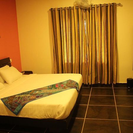 Hôtel Rockville Wayanad à Sultan Bathery Extérieur photo